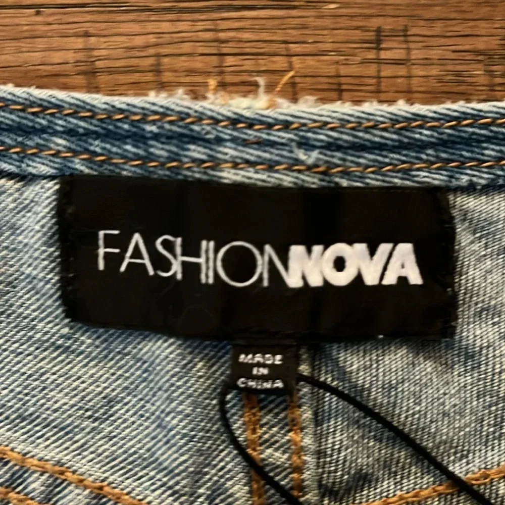 Fashion Nova Flaunting It Baggy Ripped Denim Bermuda Shorts Size 11
